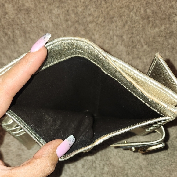 Gucci Beige and Gold Women's Wallet - Picture 4 of 11